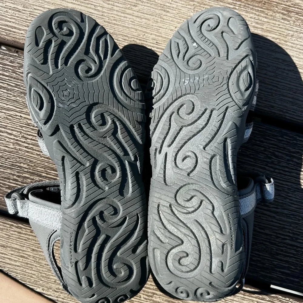 Teva Shockpad Tierra Kids' Glittery Gray Silver Pink Adjustable Sandals Size 2